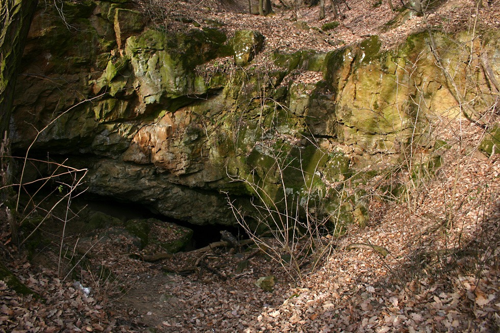 Macska-barlang (Csobnka mellett)